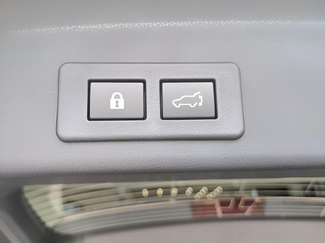 2025 Subaru Ascent Vehicle Photo in Green Bay, WI 54304