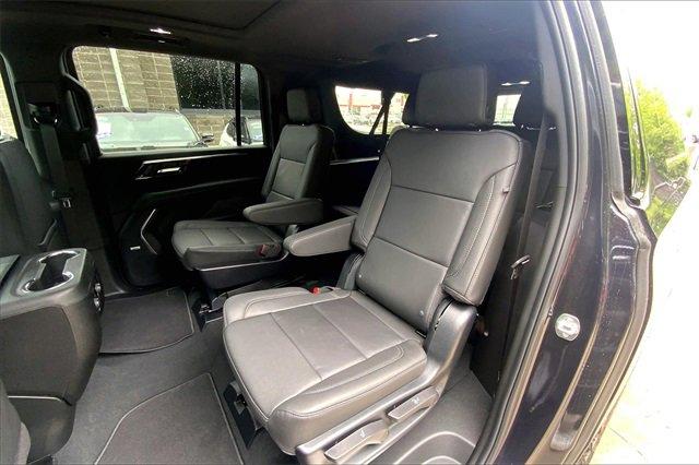 2025 Chevrolet Suburban Vehicle Photo in KANSAS CITY, MO 64114-4502
