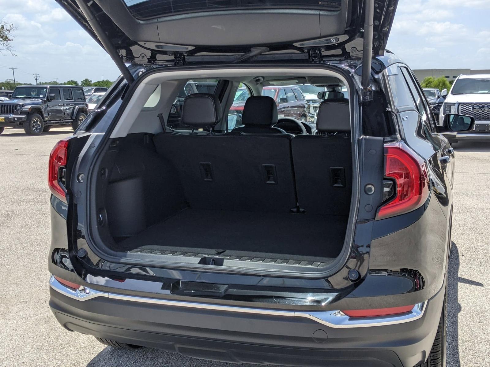 2024 GMC Terrain Vehicle Photo in Seguin, TX 78155