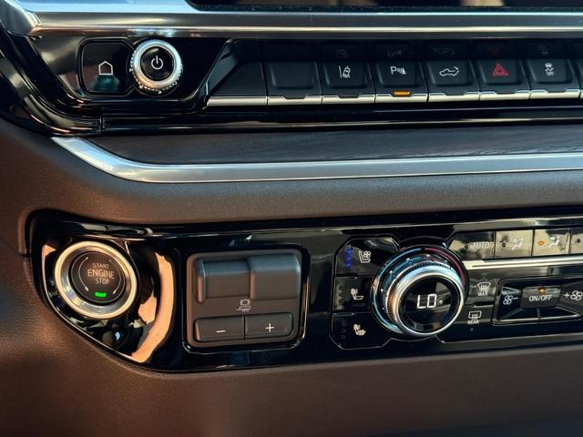 2025 GMC Sierra 2500 HD Vehicle Photo in COLUMBIA, MO 65203-3903