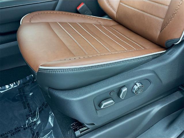 2025 GMC Sierra 2500 HD Vehicle Photo in PUYALLUP, WA 98371-4149