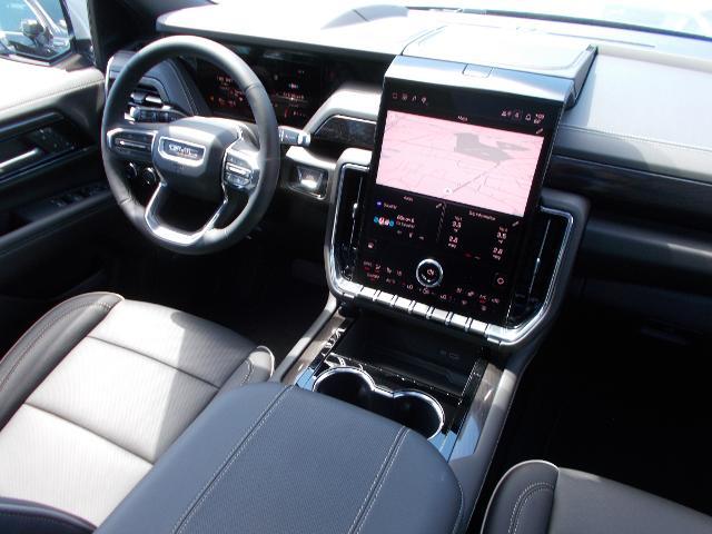 2025 GMC Yukon XL Vehicle Photo in LOWELL, MA 01852-4336