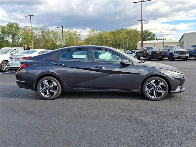 2023 Hyundai ELANTRA Vehicle Photo in New Bloomfield, PA 17068