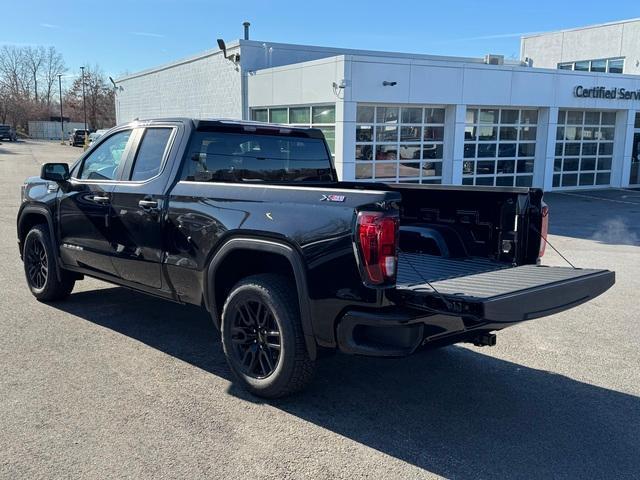 2025 GMC Sierra 1500 Vehicle Photo in LOWELL, MA 01852-4336