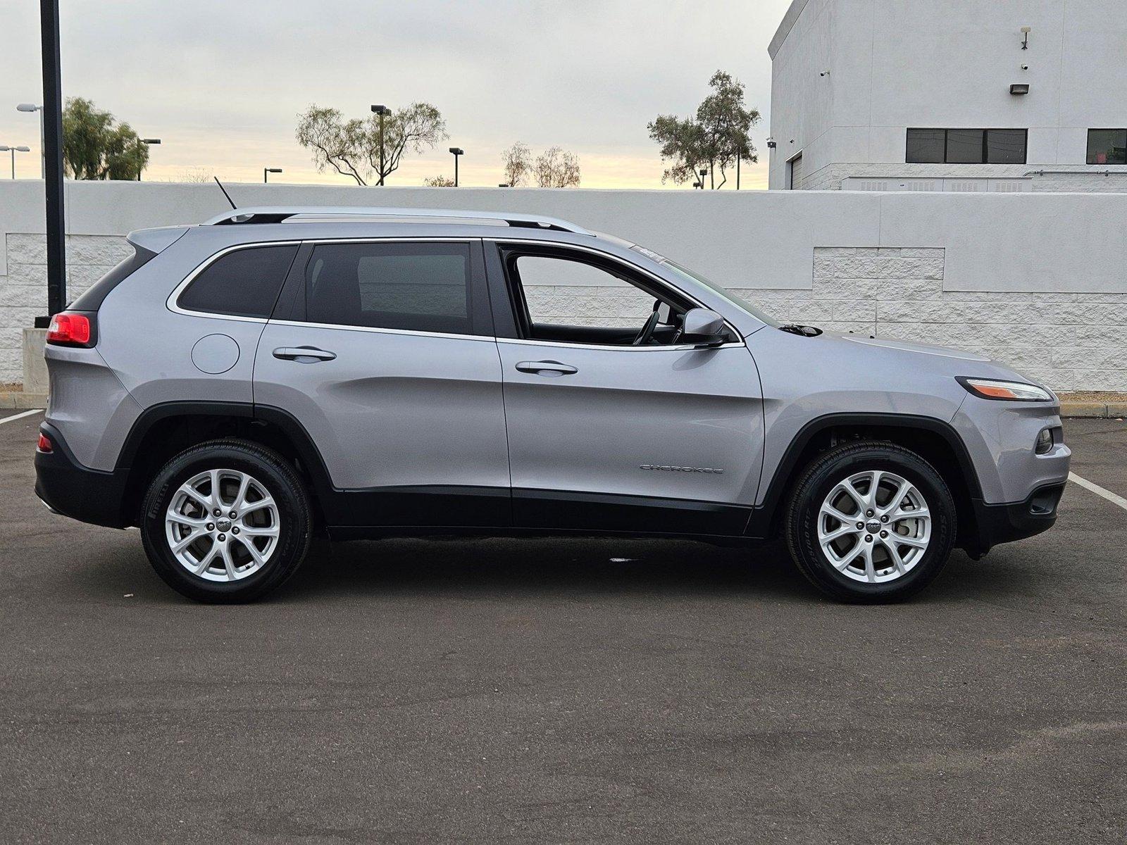 2018 Jeep CHER Vehicle Photo in PEORIA, AZ 85382-3715