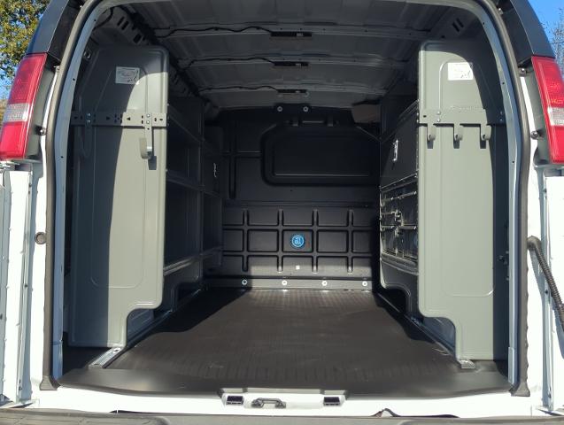 2025 GMC Savana Cargo 2500 Vehicle Photo in PASADENA, CA 91107-3803