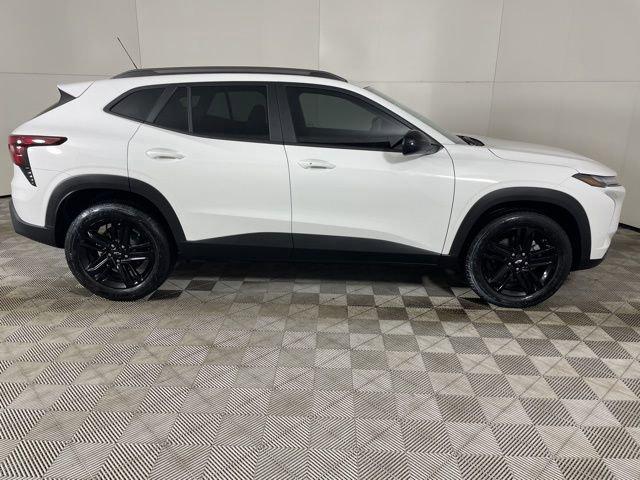 2025 Chevrolet Trax Vehicle Photo in PHOENIX, AZ 85014-3381