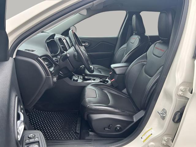 2019 Jeep Cherokee Vehicle Photo in Cedar Rapids, IA 52402