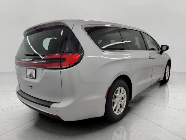 2023 Chrysler Pacifica Vehicle Photo in Green Bay, WI 54304