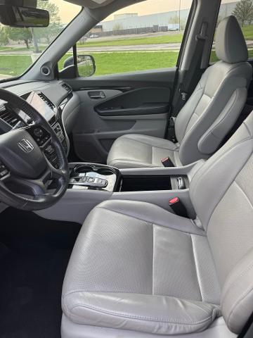 2020 Honda Pilot Vehicle Photo in Peoria, IL 61615