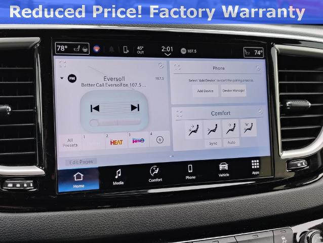 2024 Chrysler Pacifica Vehicle Photo in GREEN BAY, WI 54304-5303
