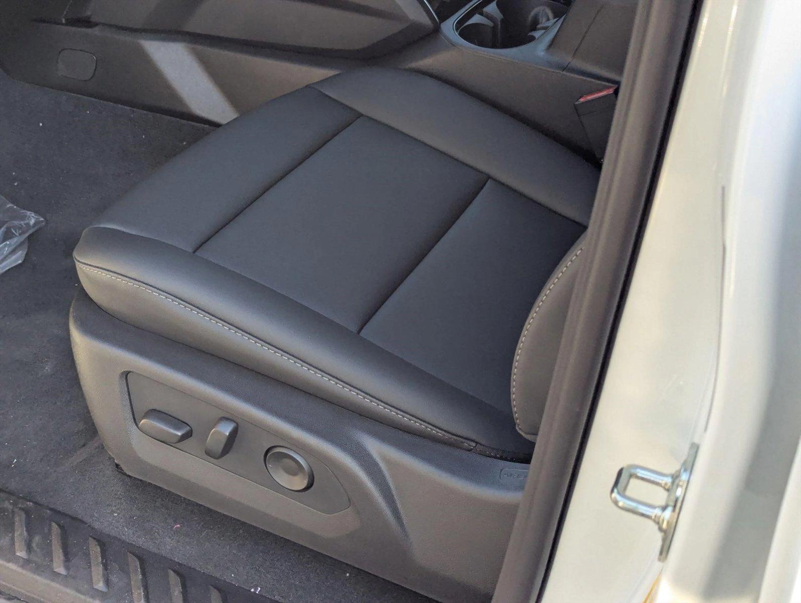 2025 Chevrolet Colorado Vehicle Photo in GREENACRES, FL 33463-3207