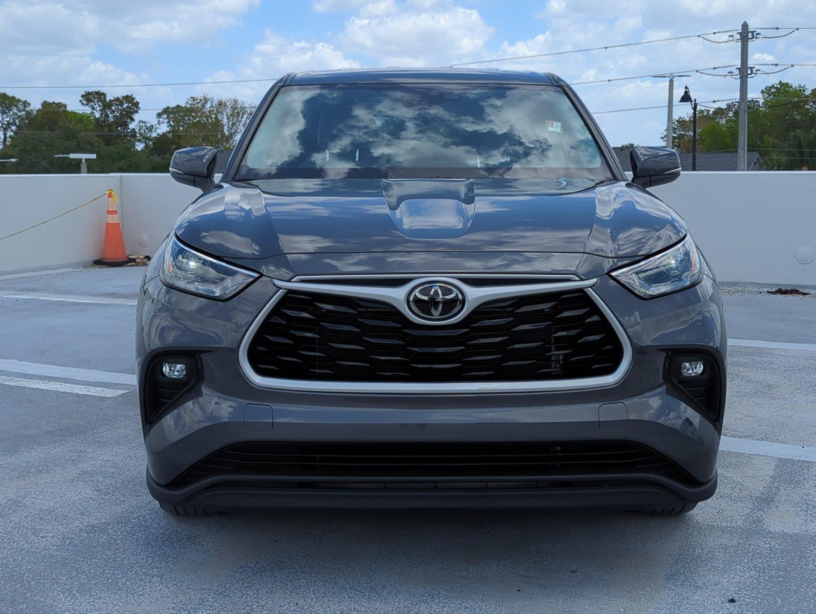 2022 Toyota Highlander Vehicle Photo in Ft. Myers, FL 33907