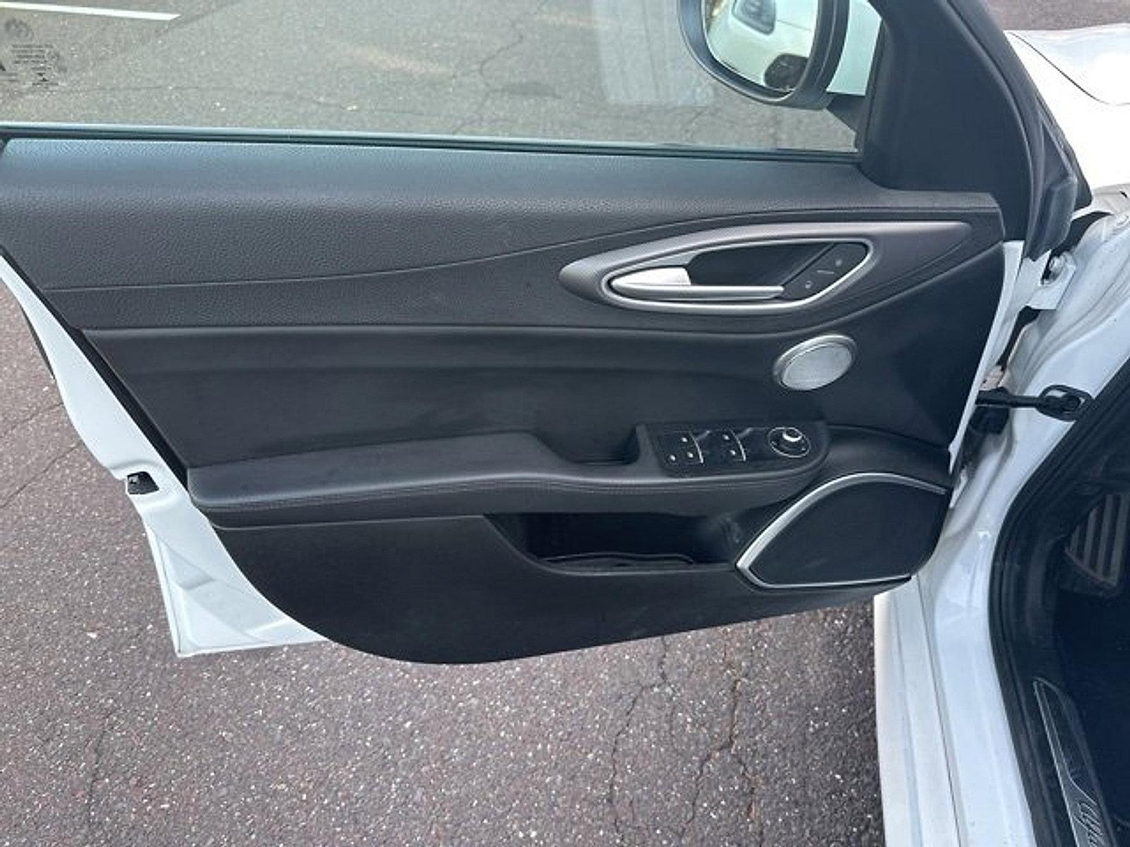 2019 Alfa Romeo Giulia Vehicle Photo in Willow Grove, PA 19090