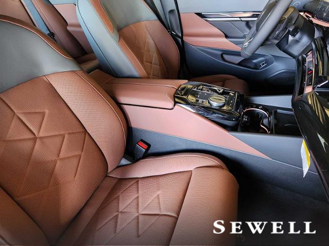 2025 BMW 550e xDrive Vehicle Photo in PLANO, TX 75024