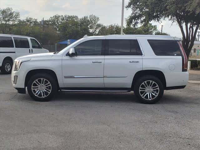 2017 Cadillac Escalade Vehicle Photo in DENTON, TX 76210-9321