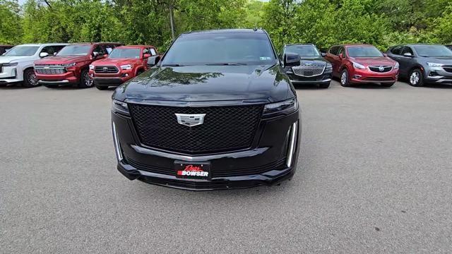 2022 Cadillac Escalade Vehicle Photo in Pleasant Hills, PA 15236