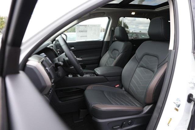 2025 Nissan Pathfinder Vehicle Photo in Hazelwood, MO 63042