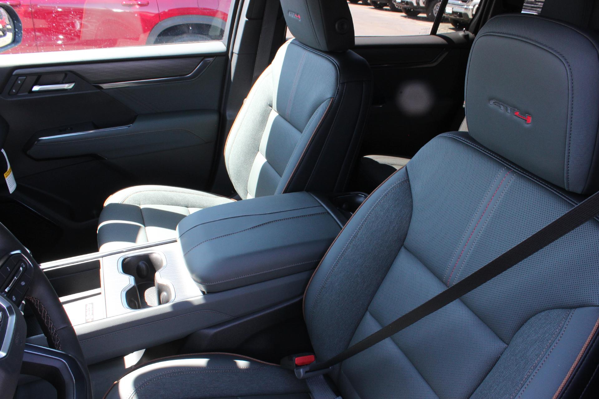 2025 GMC Acadia Vehicle Photo in AURORA, CO 80012-4011