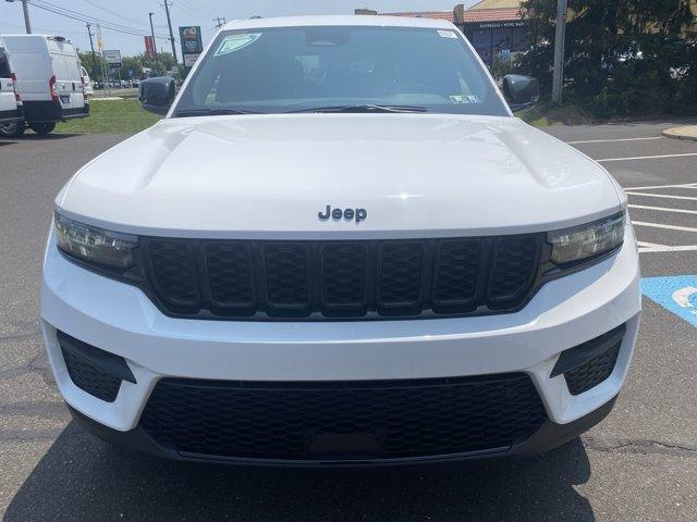 2025 Jeep Grand Cherokee Vehicle Photo in Doylsetown, PA 18901