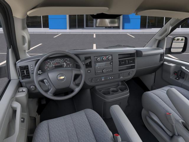 2025 Chevrolet Express Cutaway 4500 Vehicle Photo in PAWLING, NY 12564-3219