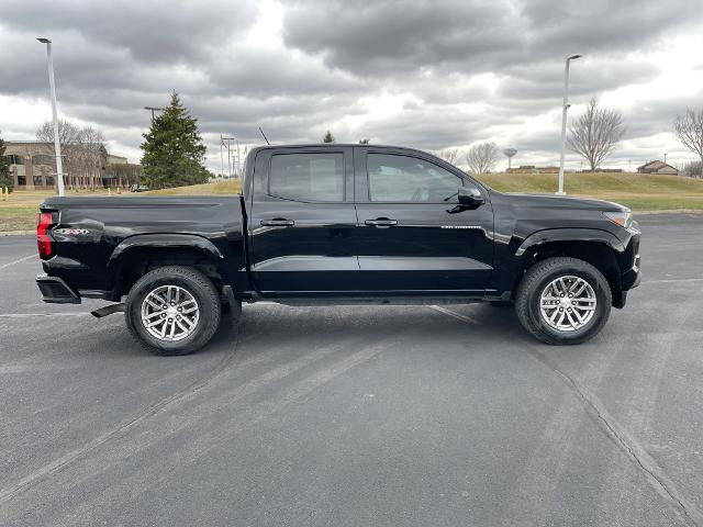 View vehicle photo 6