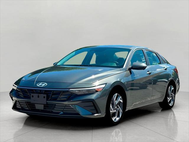 2025 Hyundai ELANTRA Vehicle Photo in Green Bay, WI 54304