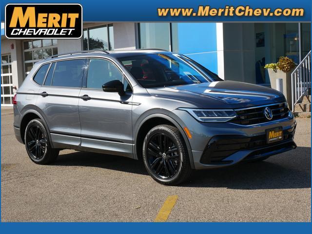 2022 Volkswagen Tiguan Vehicle Photo in MAPLEWOOD, MN 55119-4794