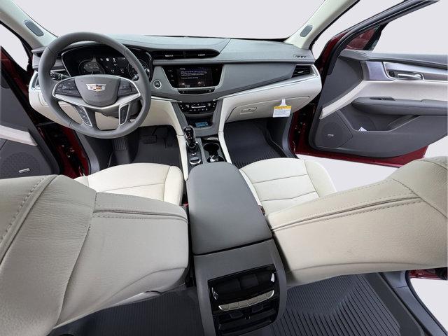 2025 Cadillac XT5 Vehicle Photo in LEOMINSTER, MA 01453-2952