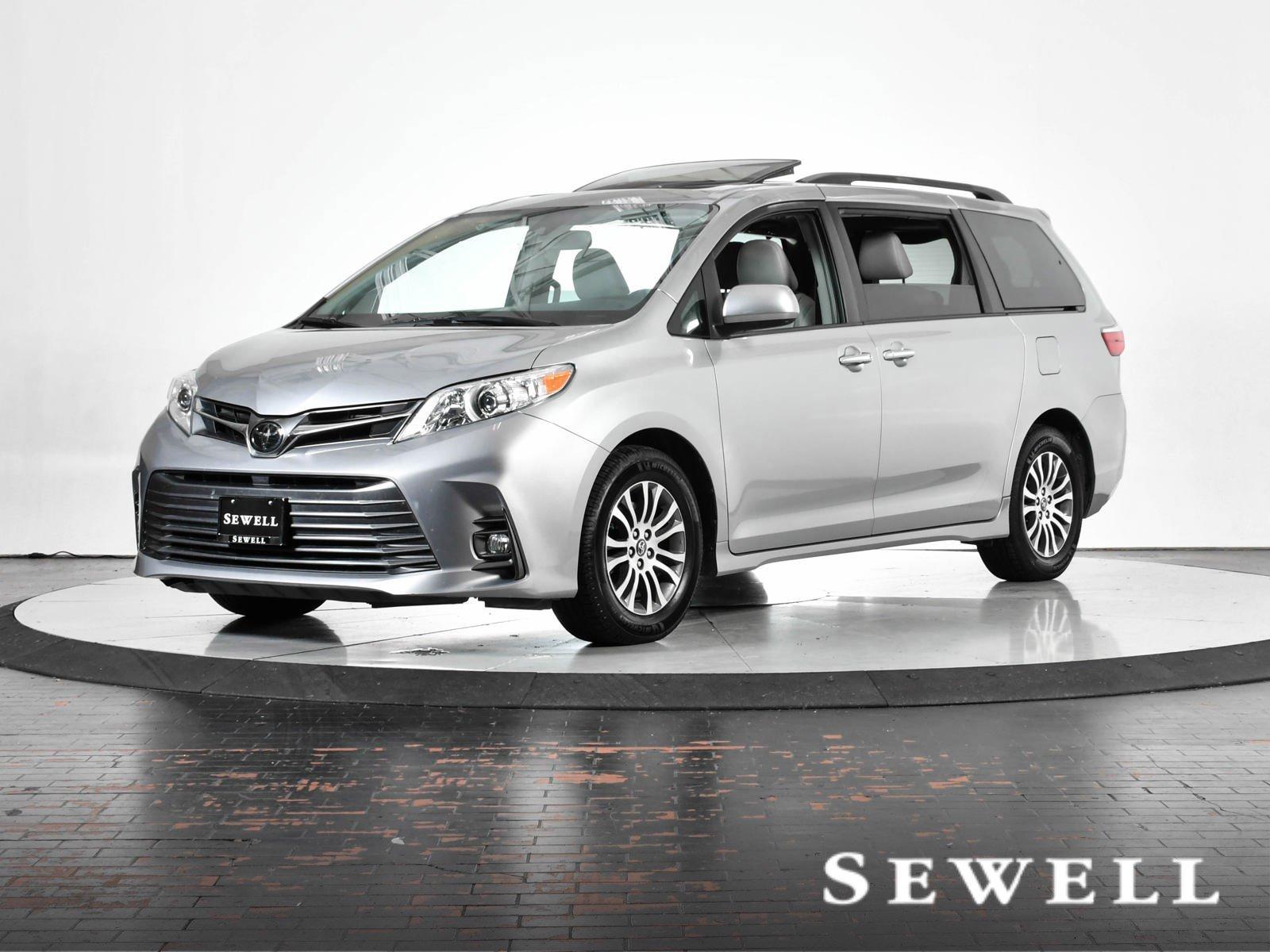 2018 Toyota Sienna Vehicle Photo in DALLAS, TX 75235