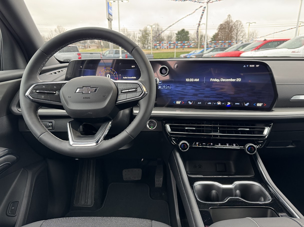 2025 Chevrolet Traverse Vehicle Photo in BOONVILLE, IN 47601-9633