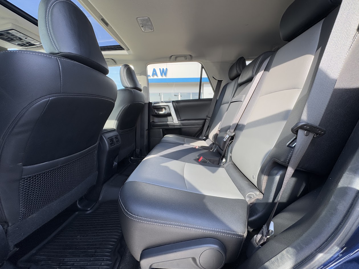 2020 Toyota 4Runner Vehicle Photo in BOONVILLE, IN 47601-9633