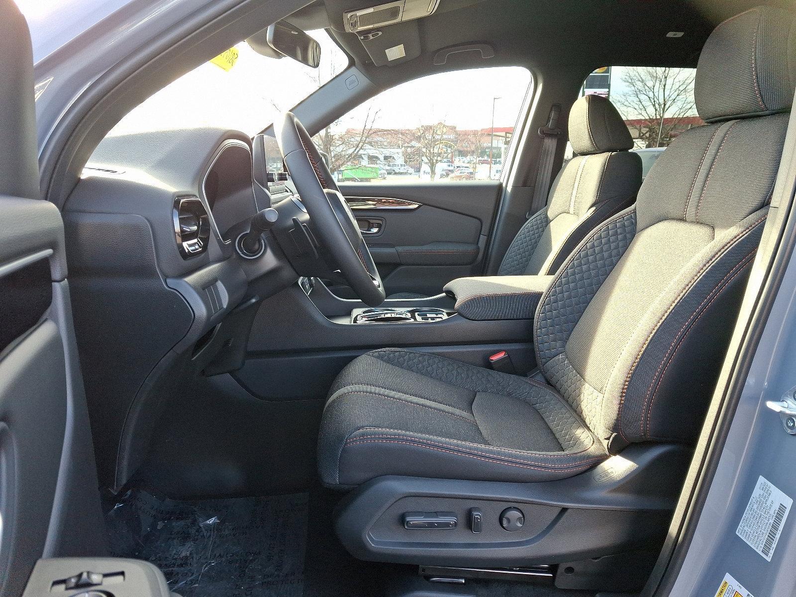 2025 Honda Pilot Vehicle Photo in Harrisburg, PA 17111