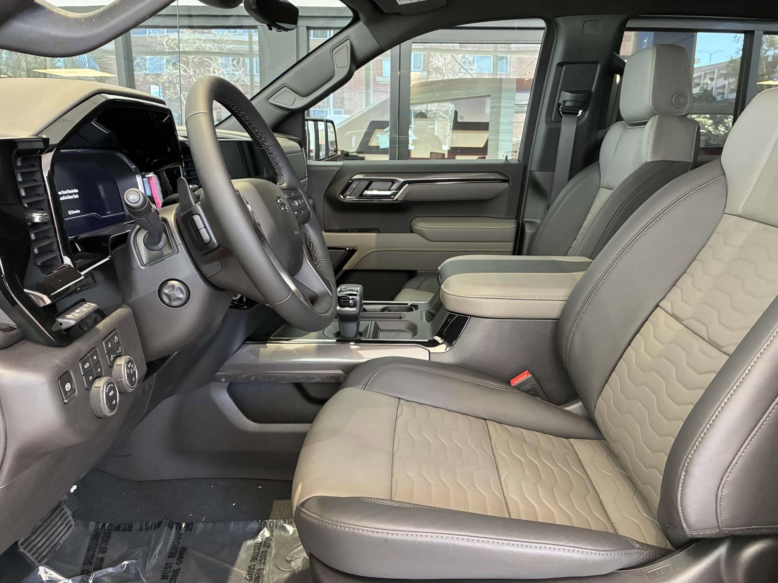 2025 Chevrolet Silverado 1500 Vehicle Photo in LOS ANGELES, CA 90007-3794
