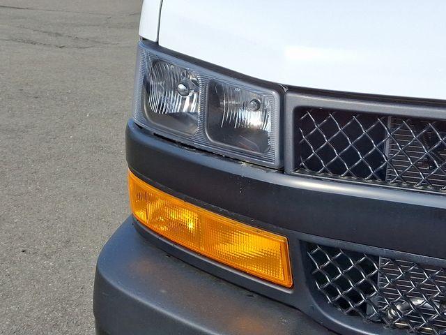 2025 Chevrolet Express Cargo 3500 Vehicle Photo in DANBURY, CT 06810-5034