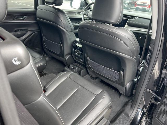 2023 Jeep Grand Cherokee L Vehicle Photo in GREEN BAY, WI 54304-5303