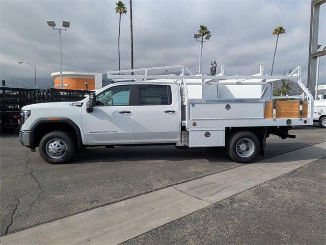 2025 GMC Sierra 3500 HD Chassis Cab Vehicle Photo in PASADENA, CA 91107-3803