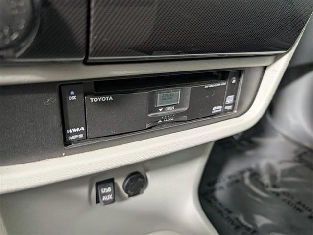 2013 Toyota Sienna Vehicle Photo in ENGLEWOOD, CO 80113-6708