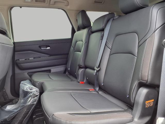2025 Nissan Pathfinder Vehicle Photo in Oshkosh, WI 54904