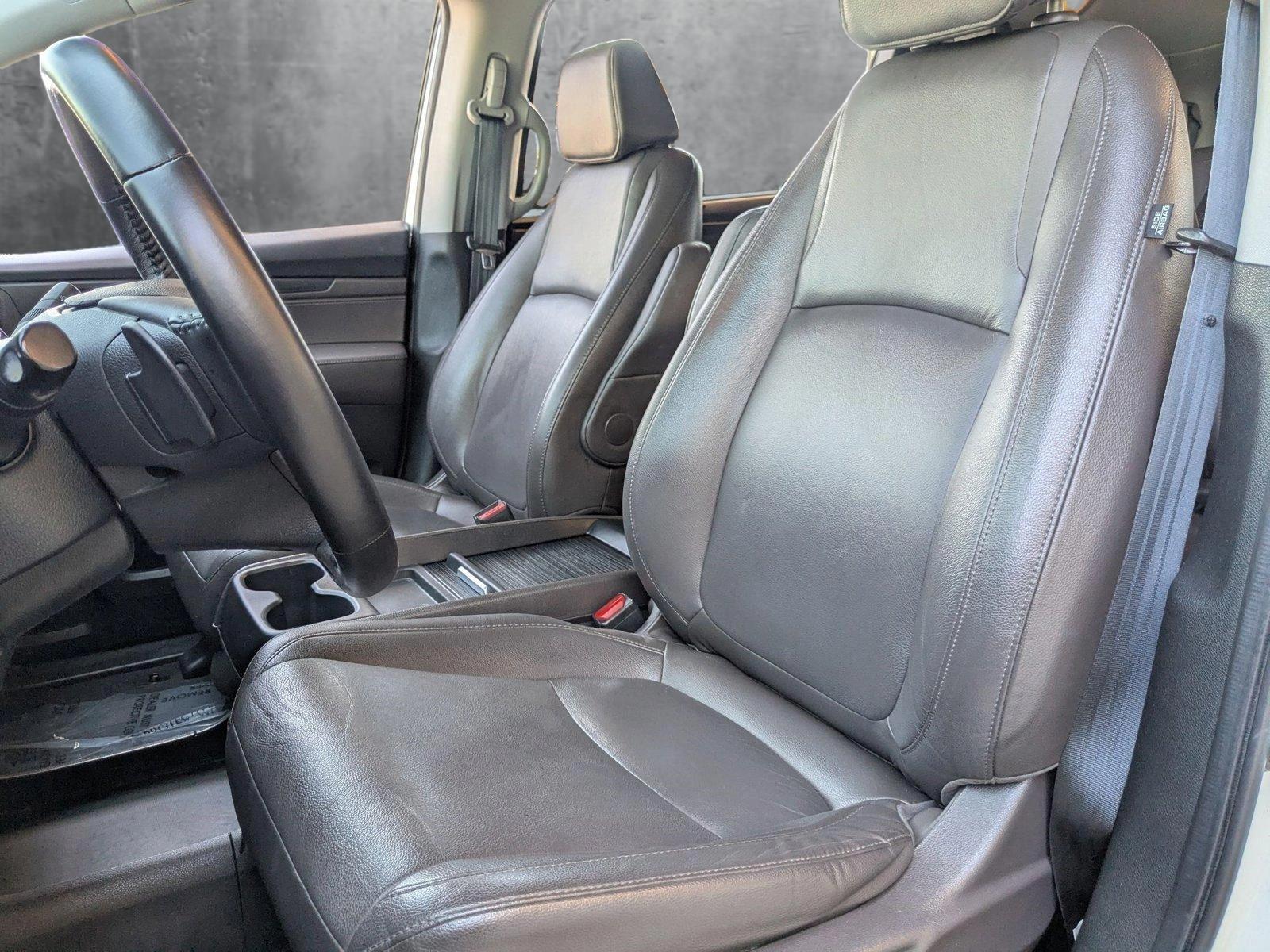 2019 Honda Odyssey Vehicle Photo in Valencia, CA 91355