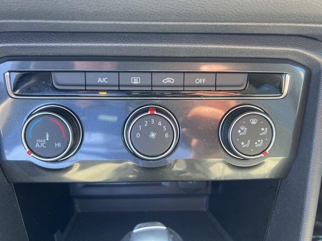 2018 Volkswagen Tiguan Vehicle Photo in GREEN BAY, WI 54304-5303