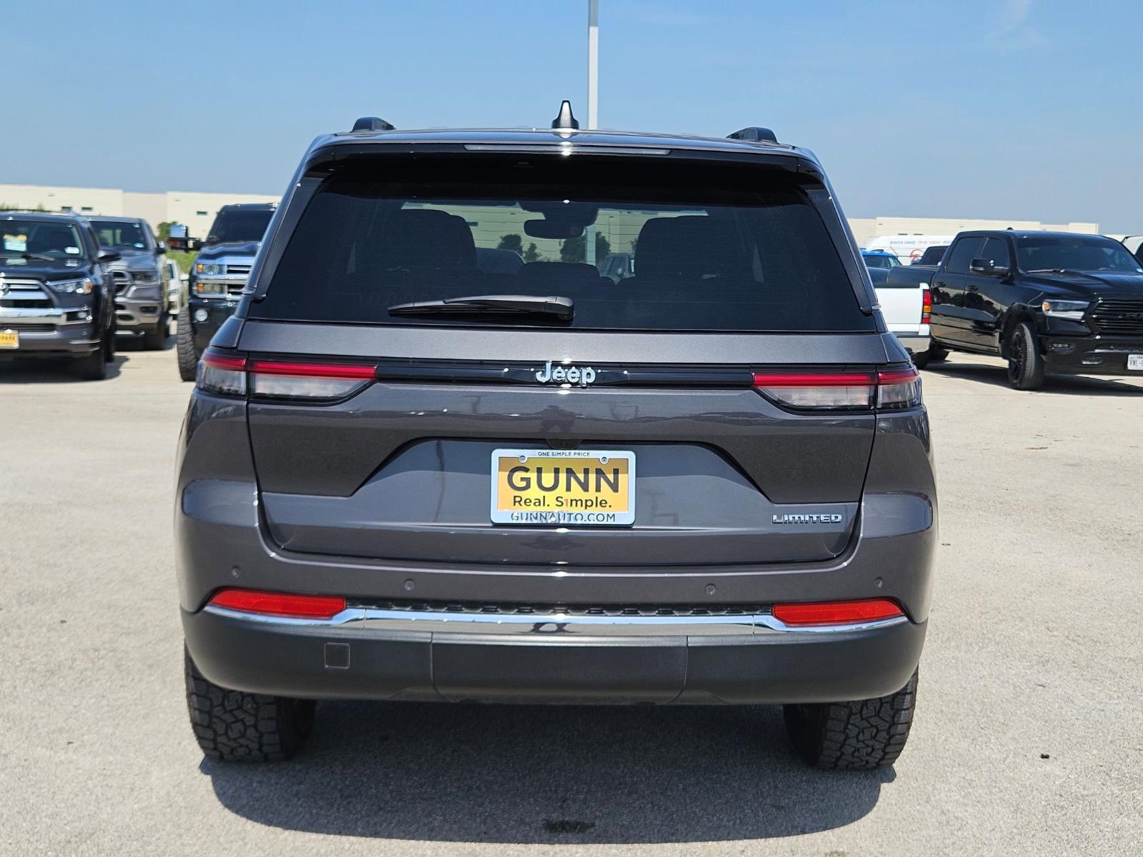 2023 Jeep Grand Cherokee Vehicle Photo in Seguin, TX 78155