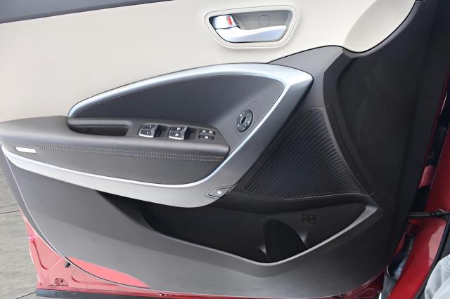2017 Hyundai SANTA FE Vehicle Photo in Green Bay, WI 54304