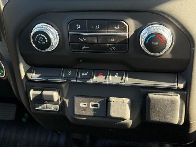 2025 GMC Sierra 3500 HD Vehicle Photo in COLUMBIA, MO 65203-3903
