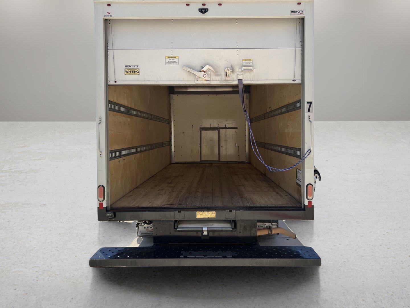 2021 Chevrolet Express Cutaway 3500 Vehicle Photo in GEORGETOWN, TX 78626-7508