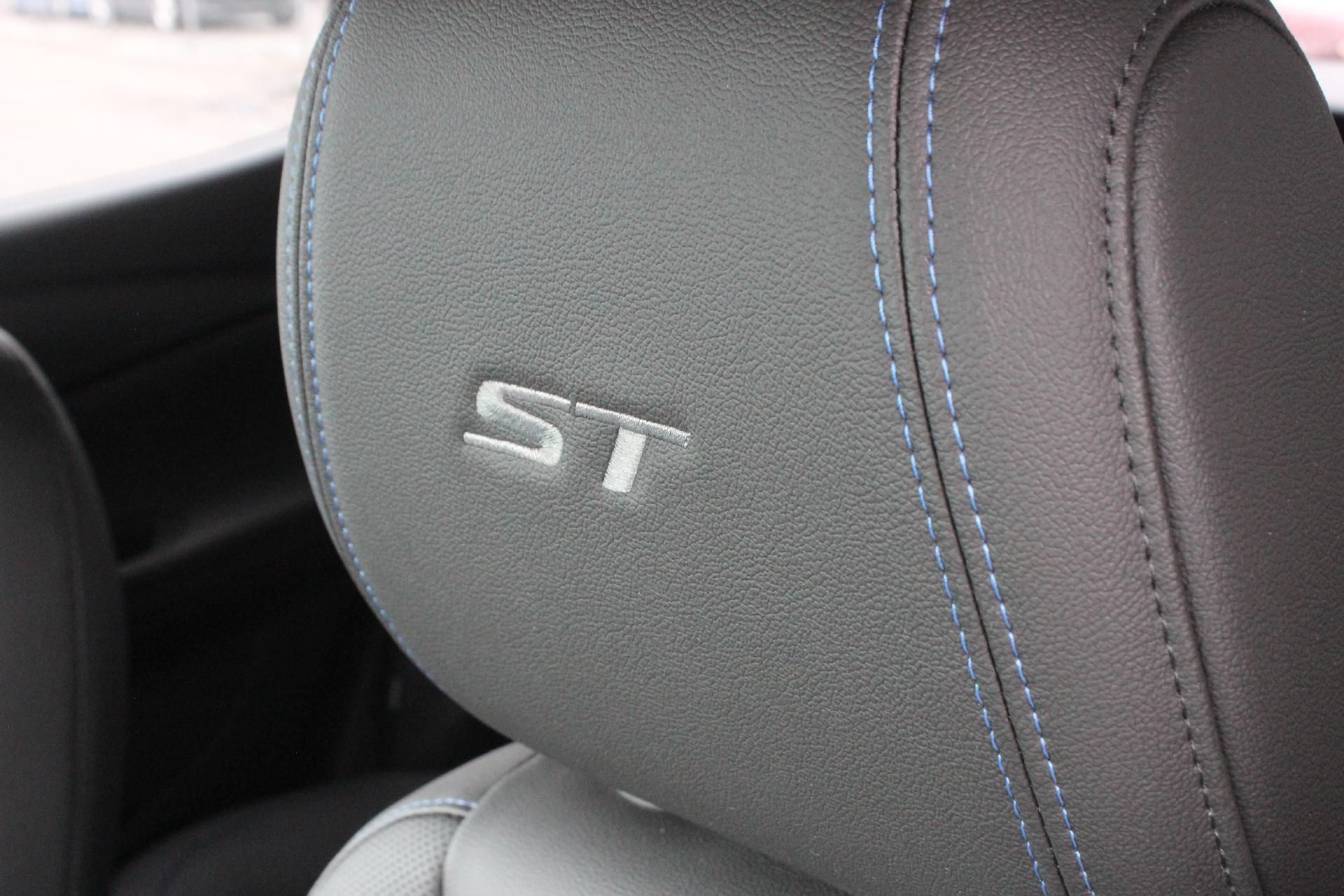 2026 Buick Encore GX Vehicle Photo in AURORA, CO 80012-4011