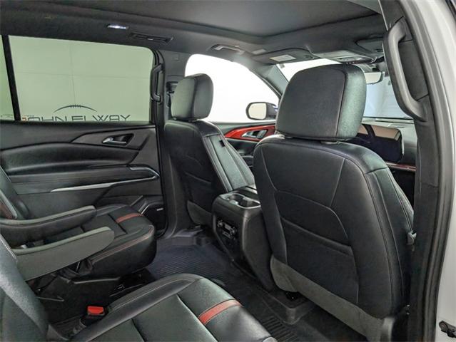 2024 Chevrolet Traverse Vehicle Photo in ENGLEWOOD, CO 80113-6708