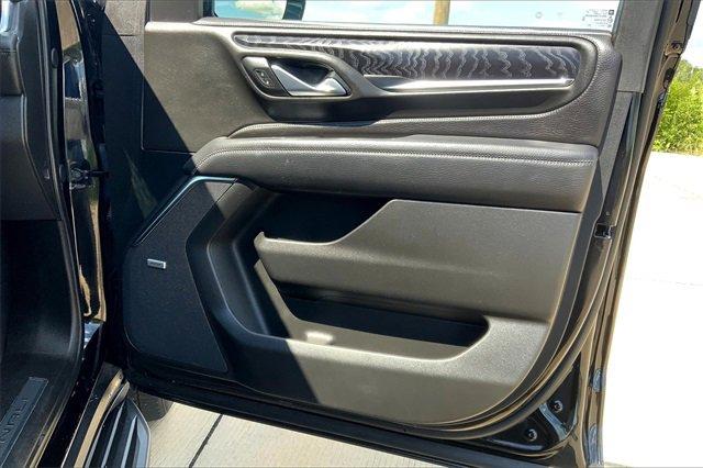 2024 GMC Yukon XL Vehicle Photo in TOPEKA, KS 66609-0000