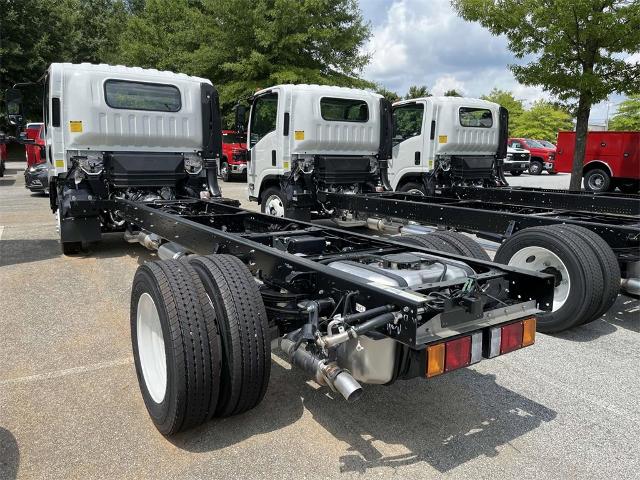 2025 Chevrolet Low Cab Forward 5500 XG Vehicle Photo in ALCOA, TN 37701-3235
