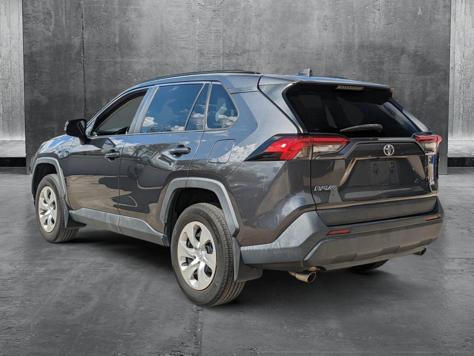 2019 Toyota RAV4 Vehicle Photo in Pembroke Pines , FL 33027